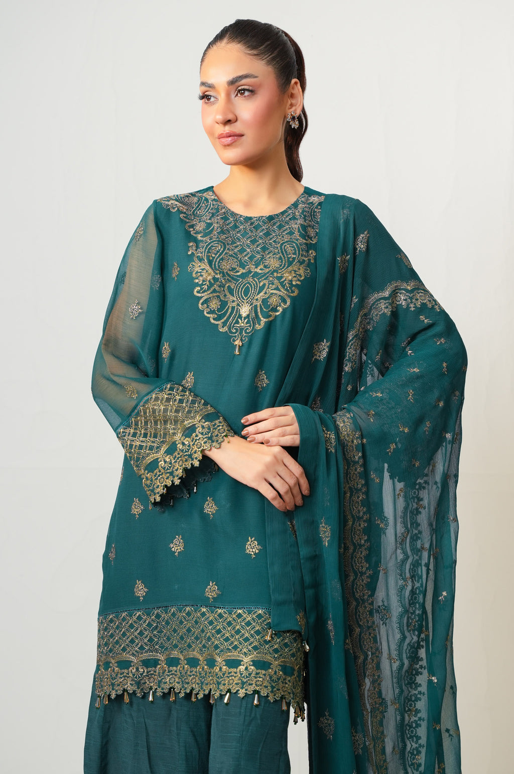 UNSTITCHED EMBROIDERED SUIT
