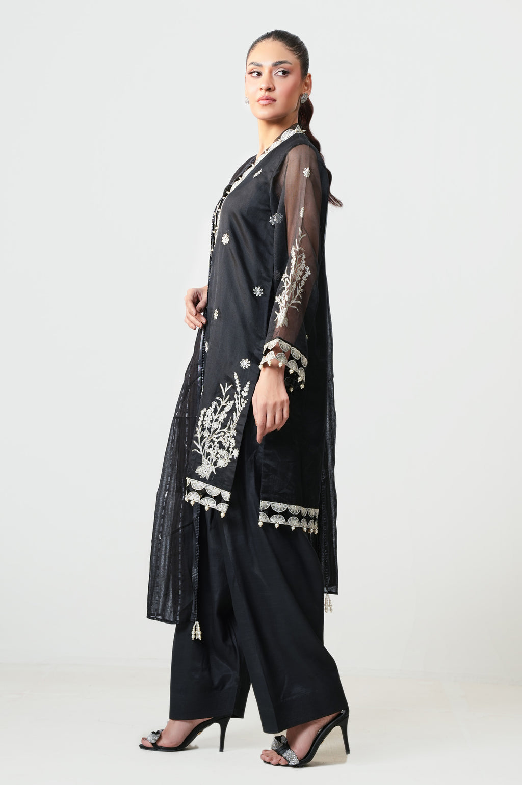 UNSTITCHED EMBROIDERED SUIT