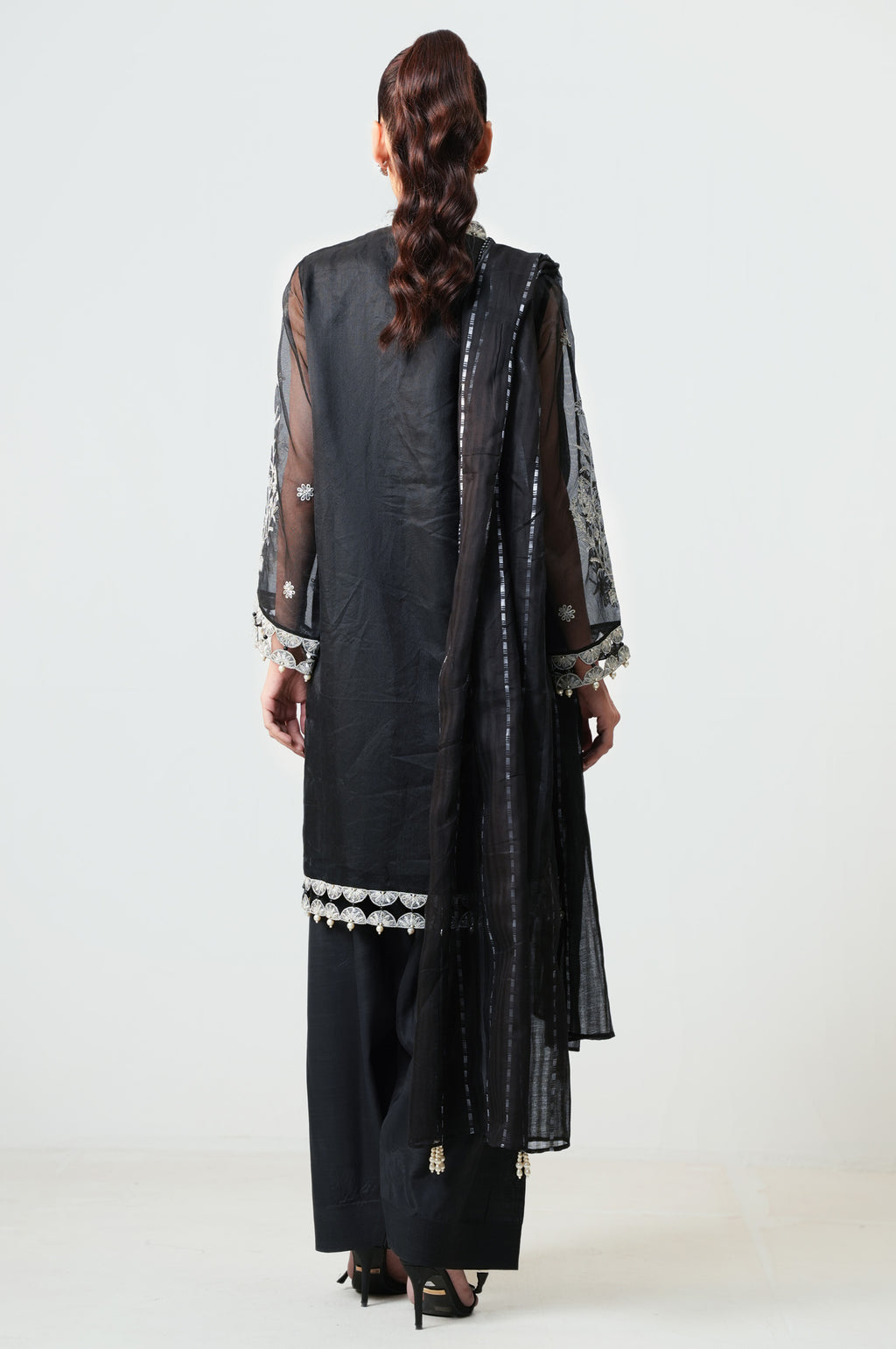 UNSTITCHED EMBROIDERED SUIT