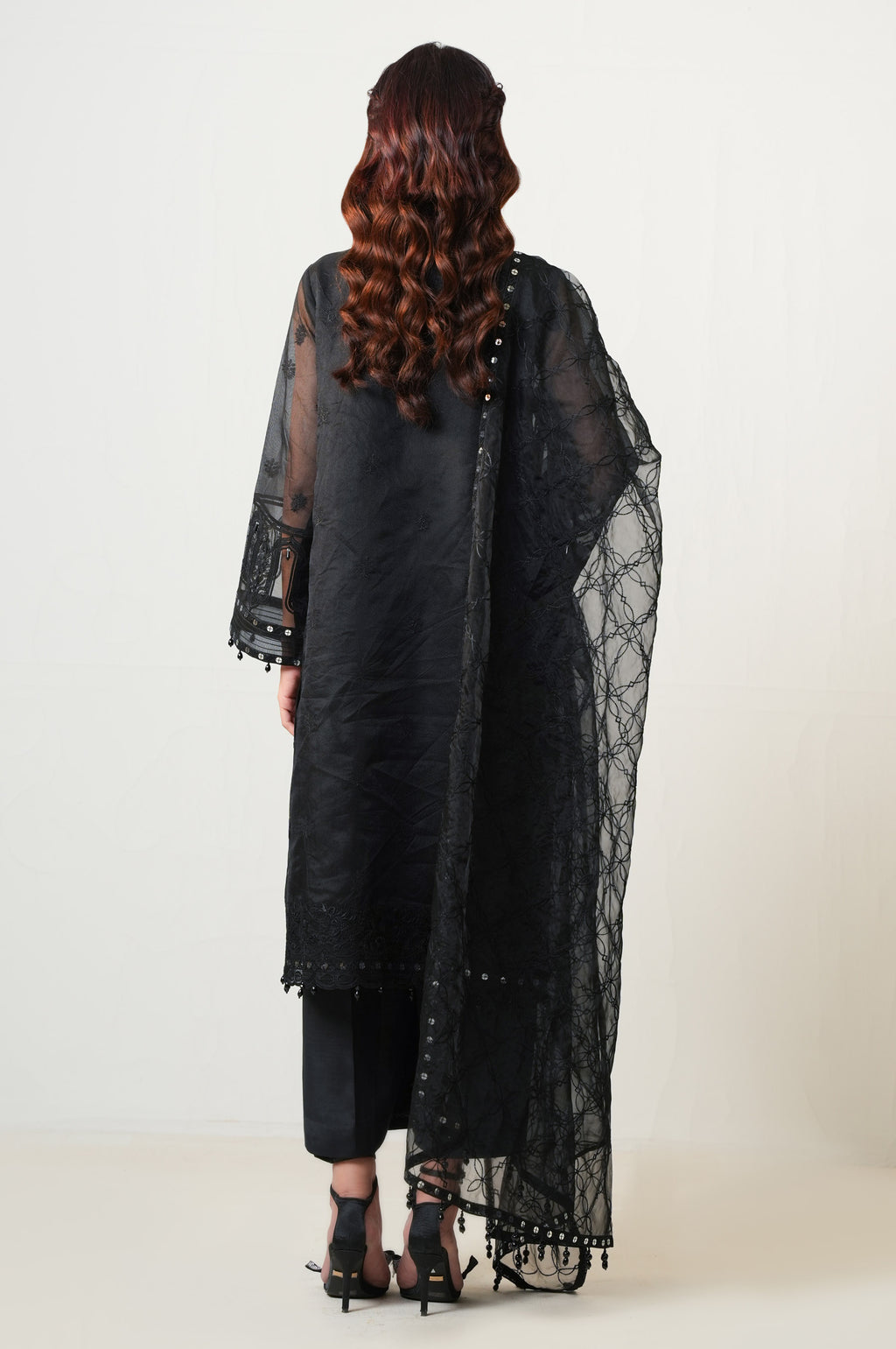UNSTITCHED EMBROIDERED SUIT
