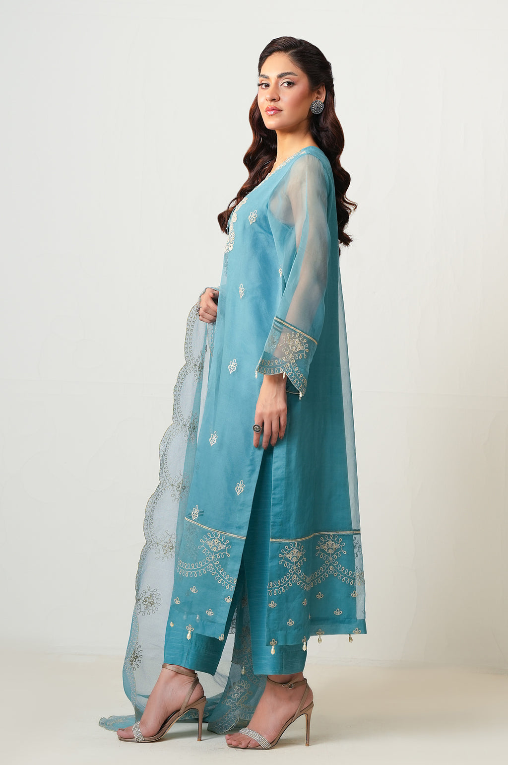 UNSTITCHED EMBROIDERED SUIT