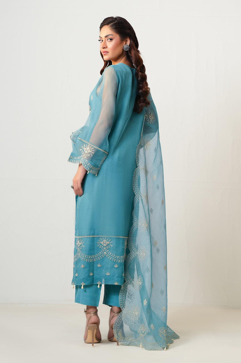UNSTITCHED EMBROIDERED SUIT