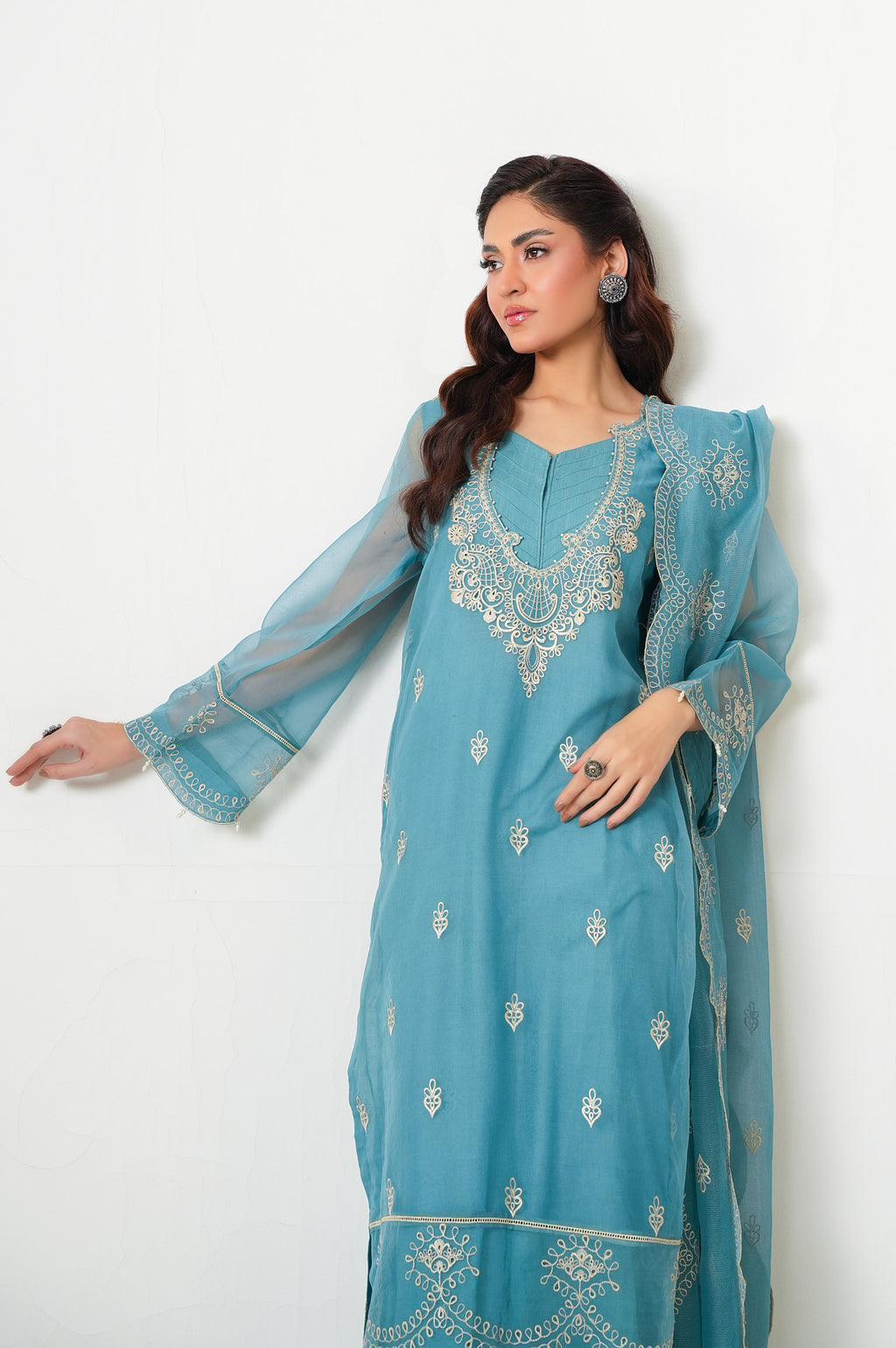 UNSTITCHED EMBROIDERED SUIT