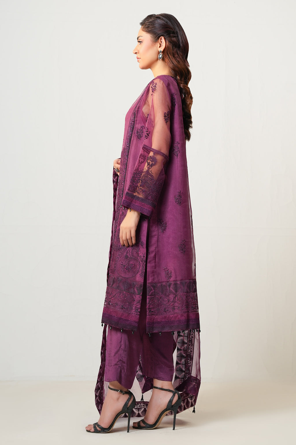 UNSTITCHED EMBROIDERED SUIT