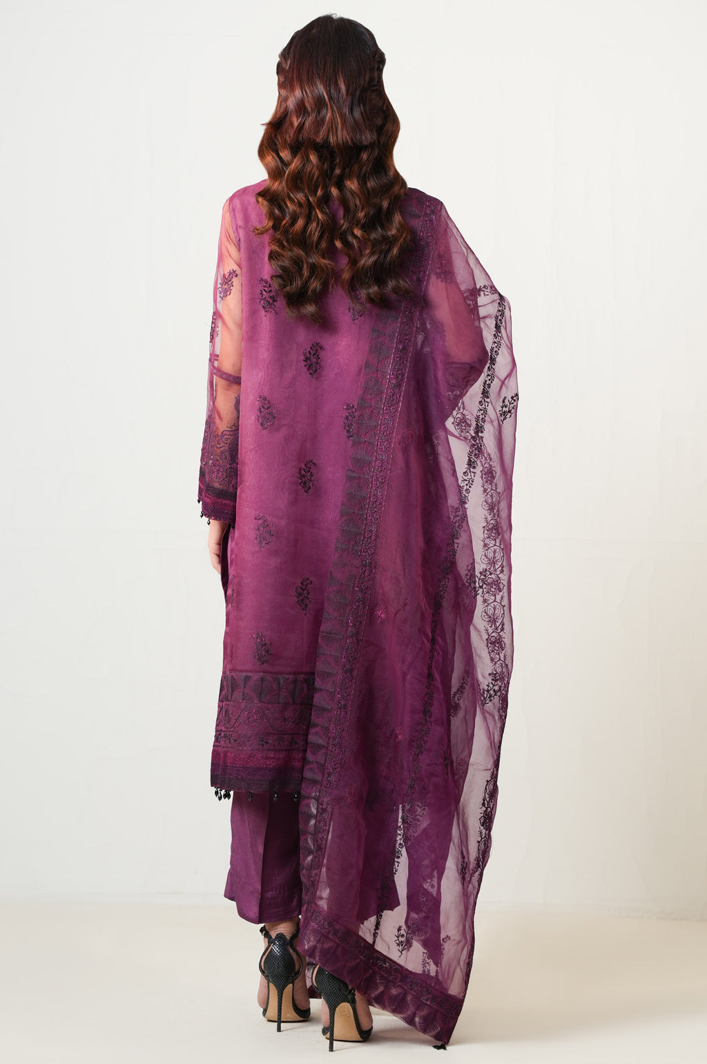 UNSTITCHED EMBROIDERED SUIT