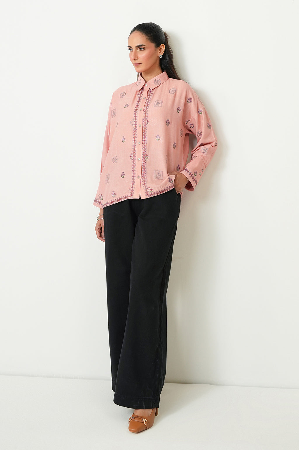 EMBROIDERED TOP