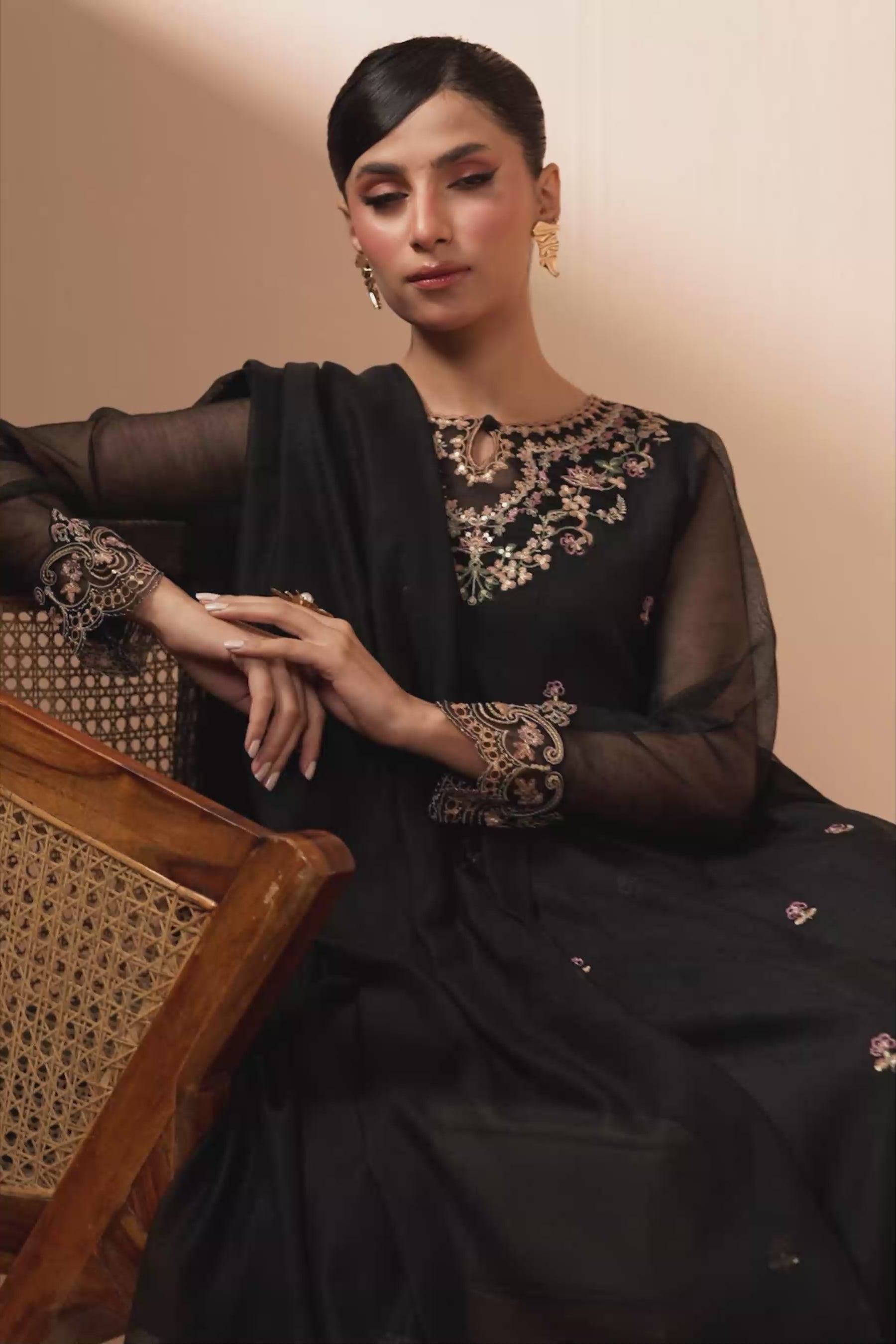 EMBROIDERED KHAADI NET STITCHED 3 PIECE SUIT – Zeenwoman