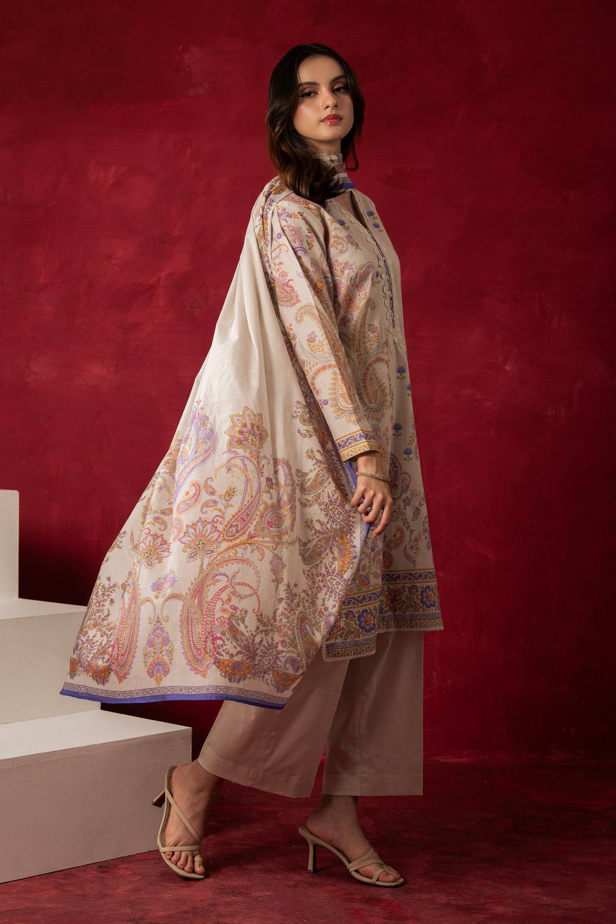 Pristine off-white printed lawn unstitched 3-piece suit with elegant panel patterns and soft dupatta drape