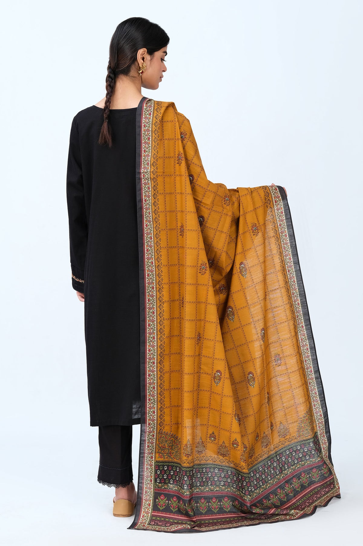 Stitched 3 Piece Embroidered Khaddar Suit