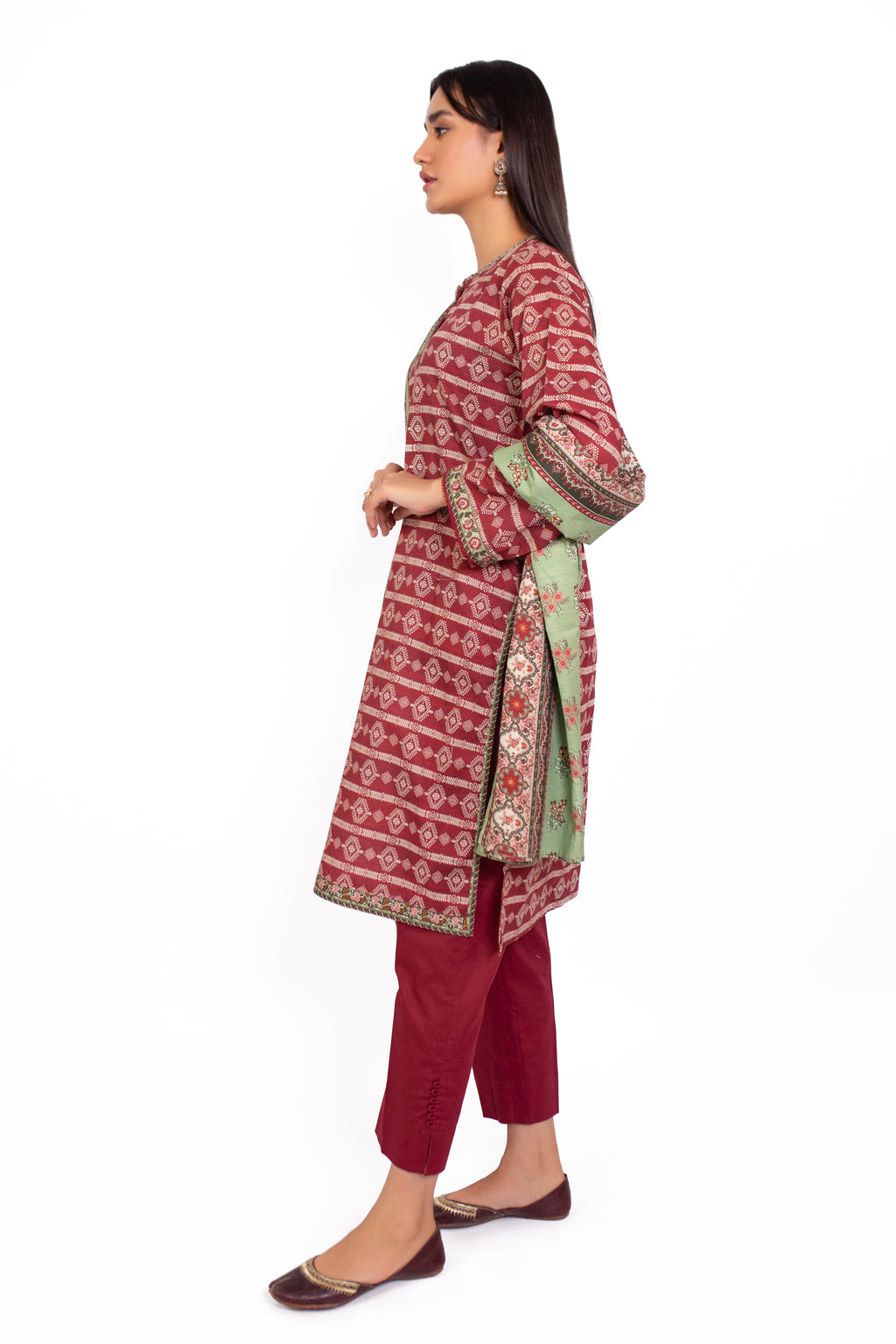 Stitched 3 Piece Printed Khaddar Suit
