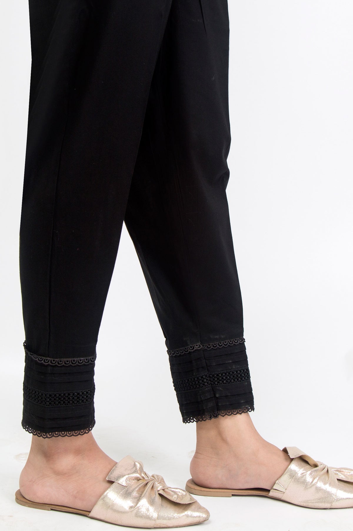 Cambric Capri Pants - Black