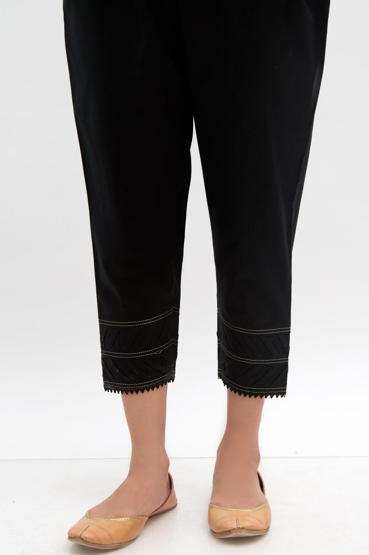 Cambric Capri Pants - Black