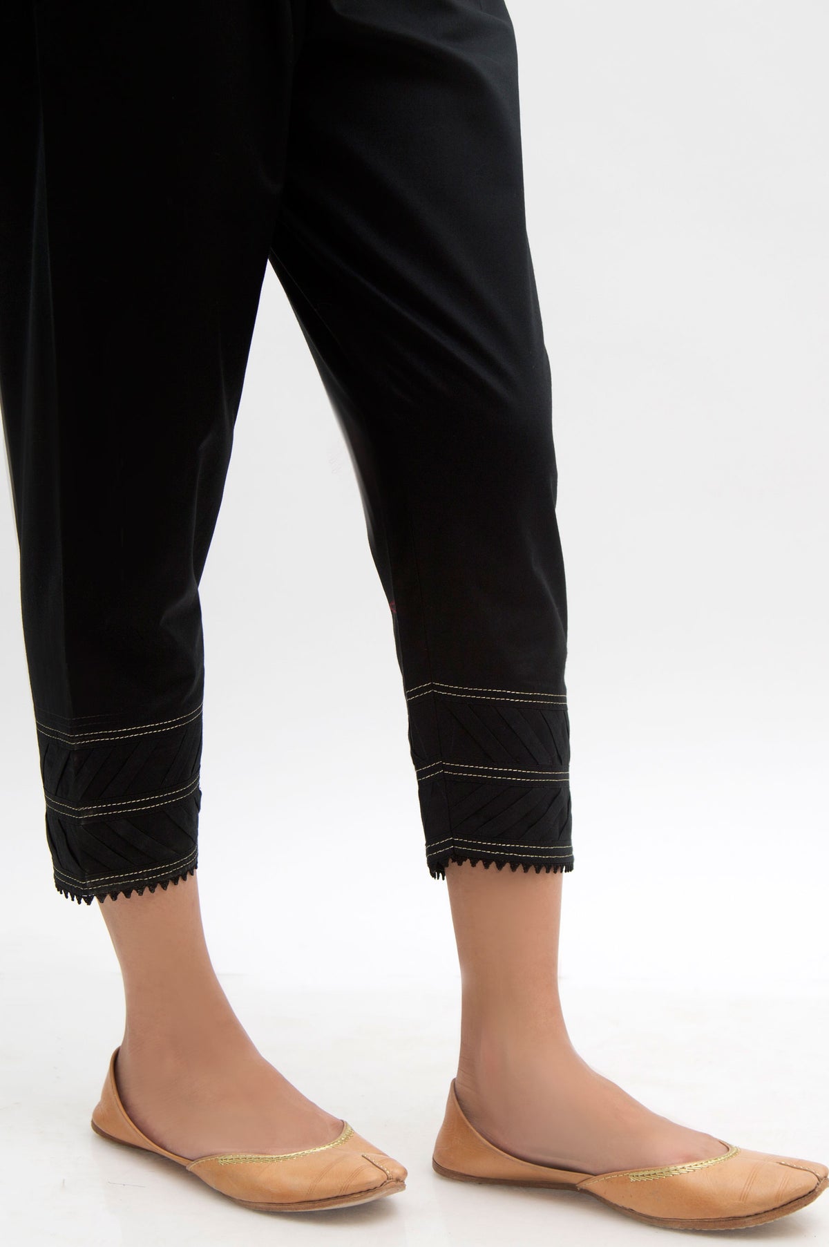 Cambric Capri Pants - Black