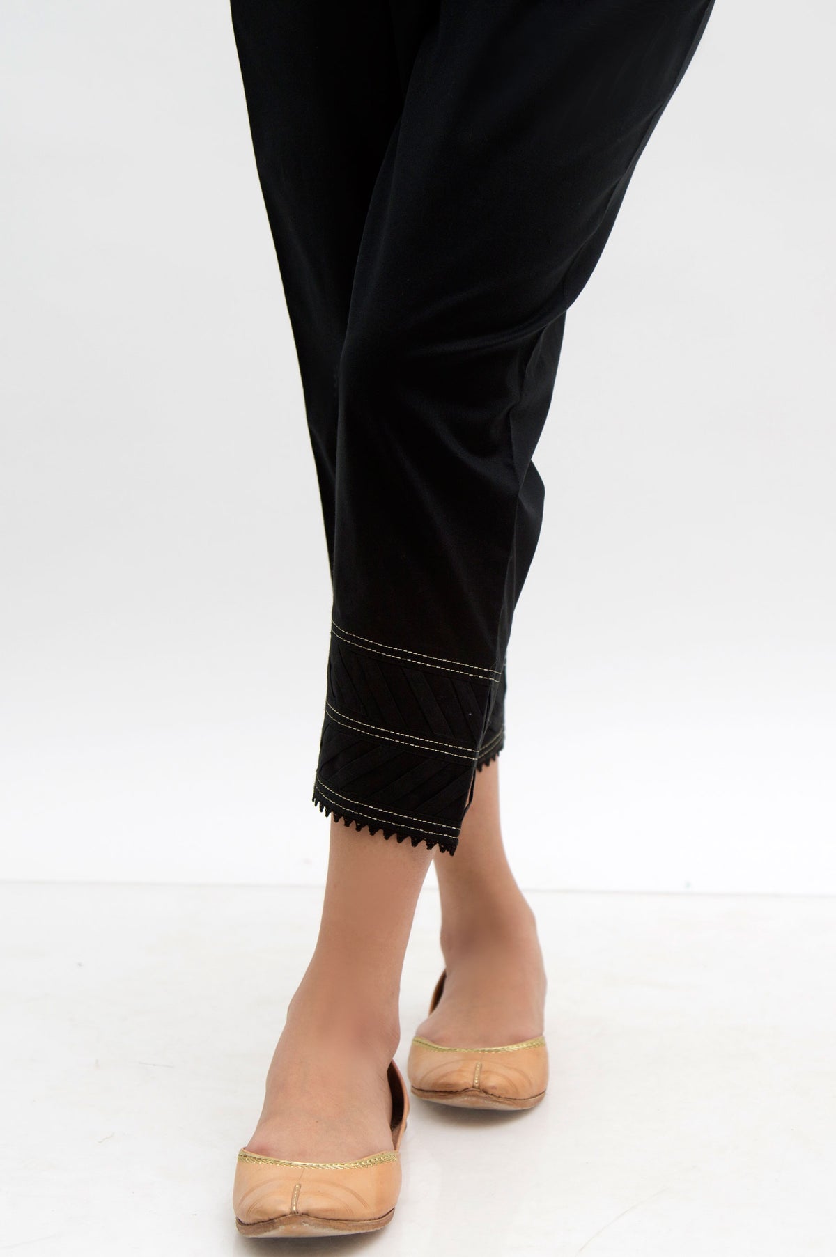Cambric Capri Pants - Black
