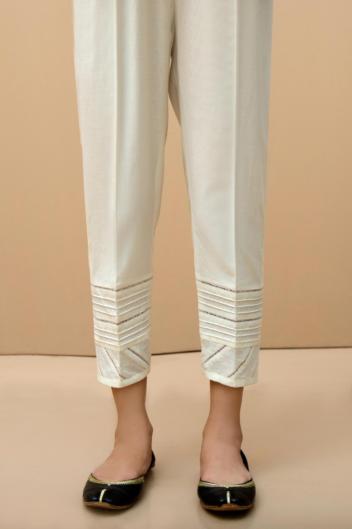 Cambric Capri Pants - Off White