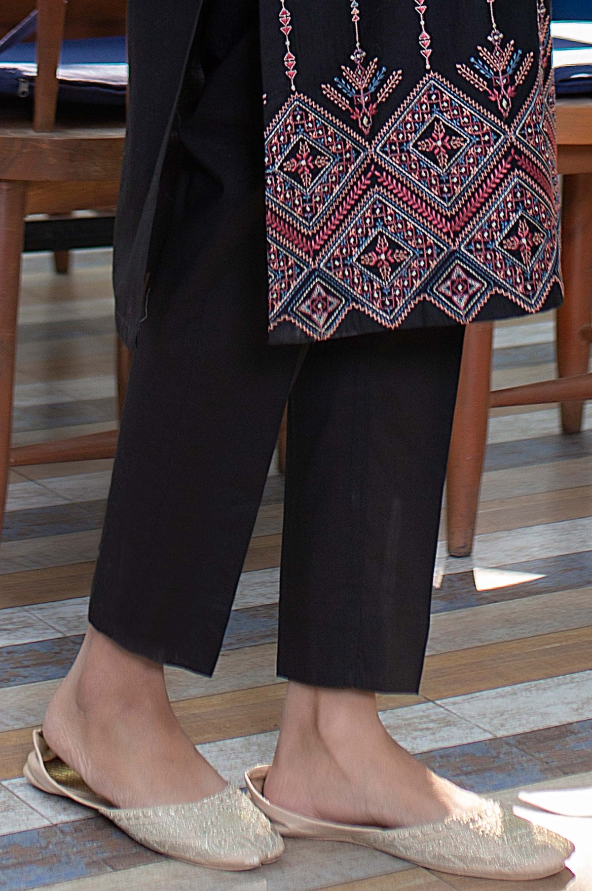 Basic Plain Cigarette Pants - Black