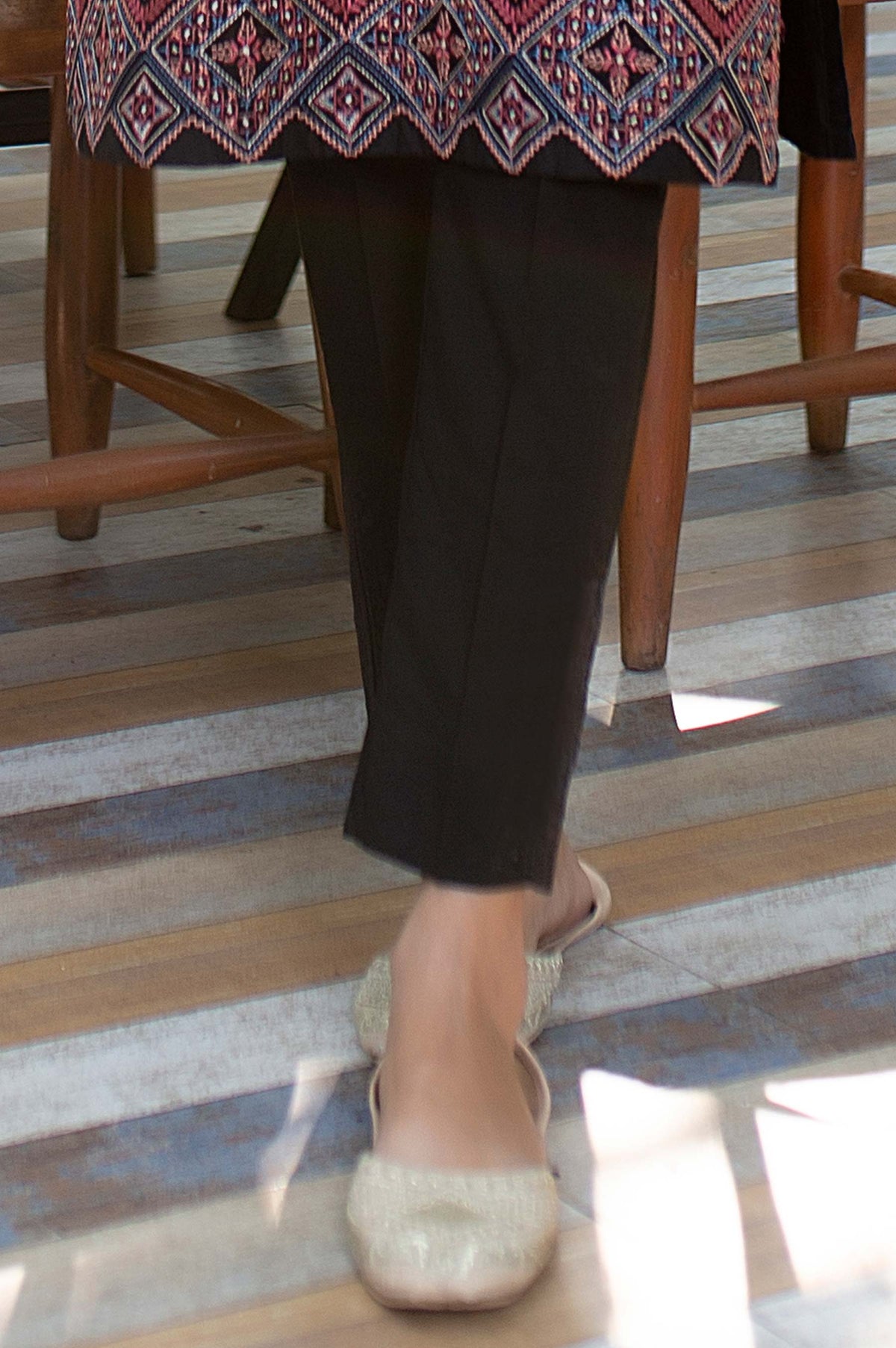 Basic Plain Cigarette Pants - Black