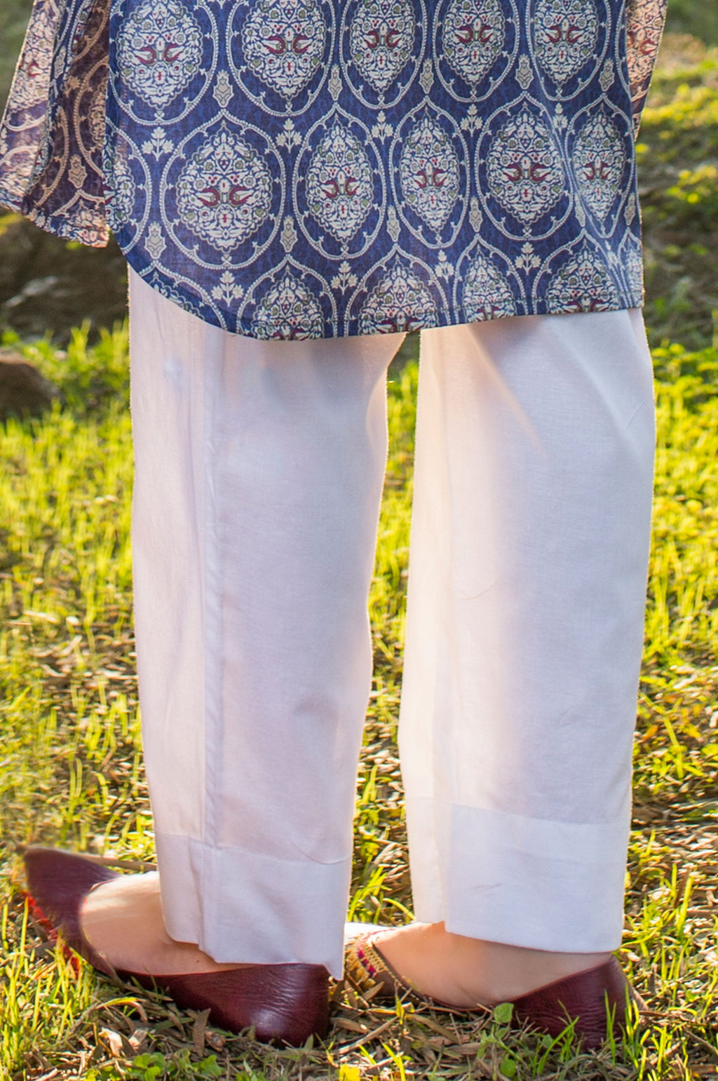 Basic Plain Cigarette Pants  - White