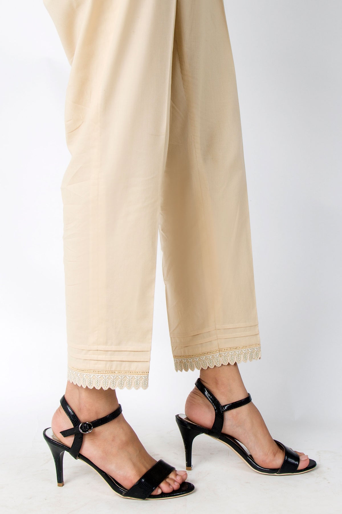 Embroidered Cambric Pants - Beige