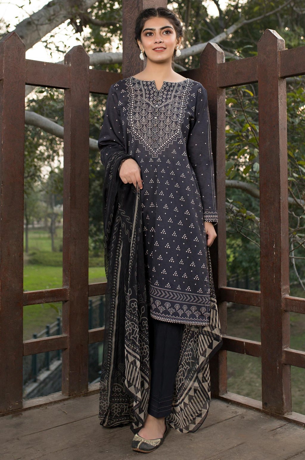 Unstitched 3 Piece Printed Lawn & Chiffon Suit