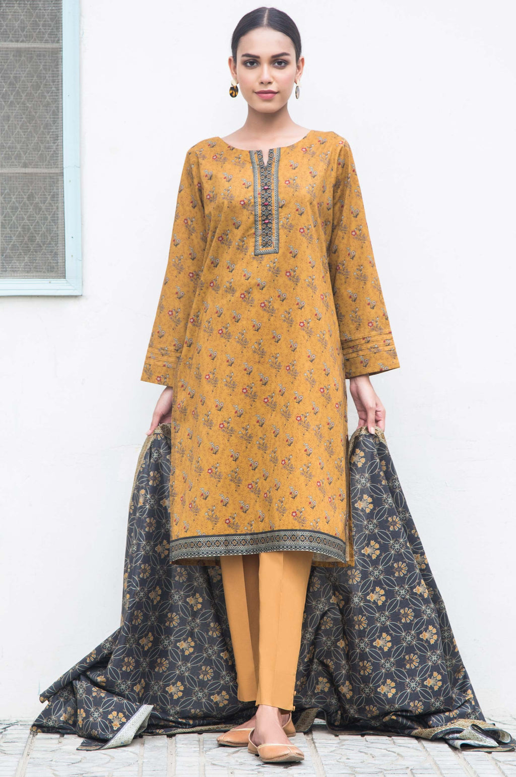 Unstitched 3 Piece Printed Cambric Suit
