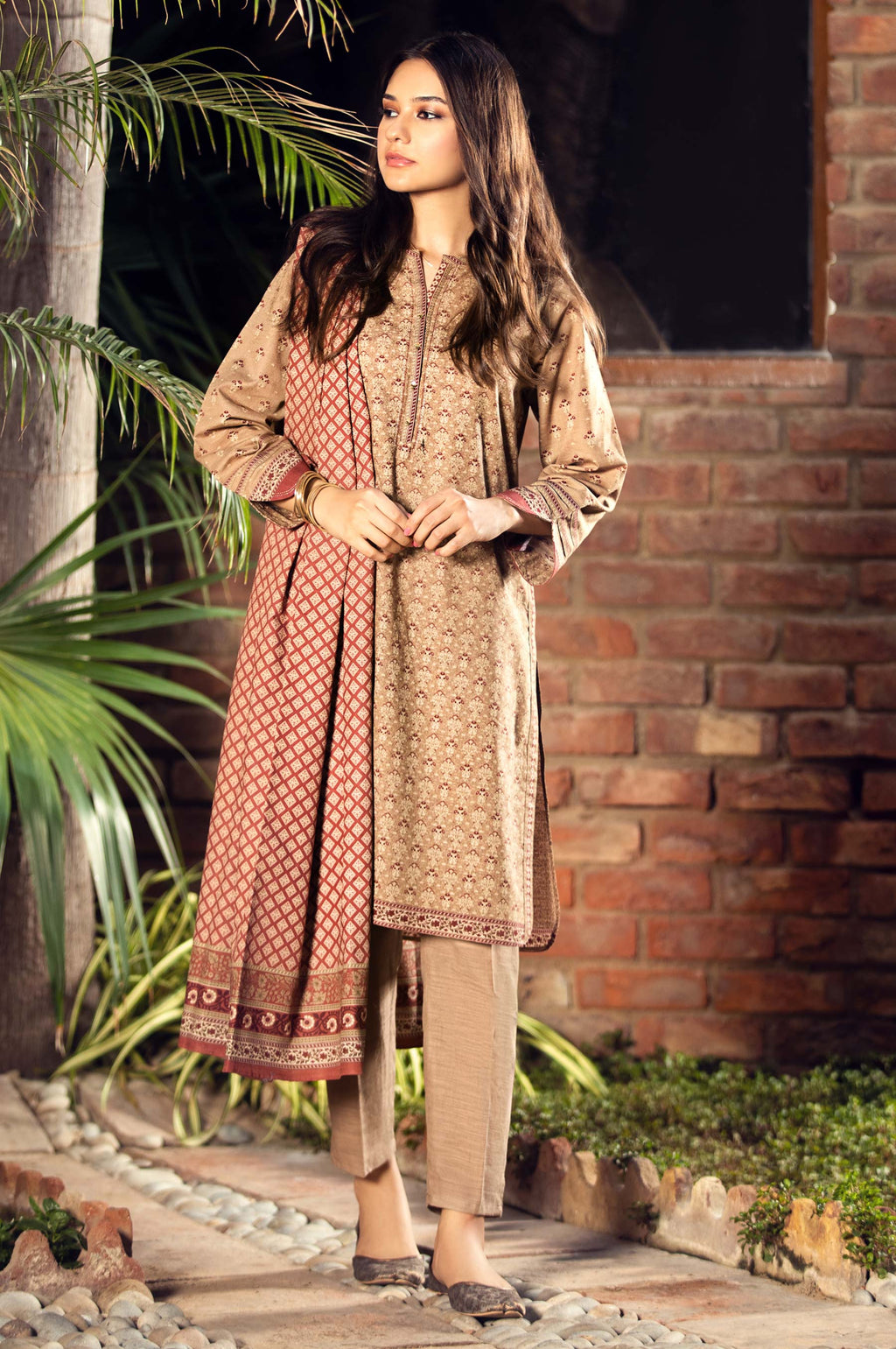 Unstitched 3 Piece Printed Khaddar Suit