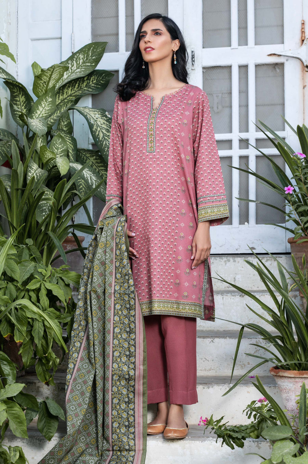 Unstitched 3 Piece Printed Karandi Suit