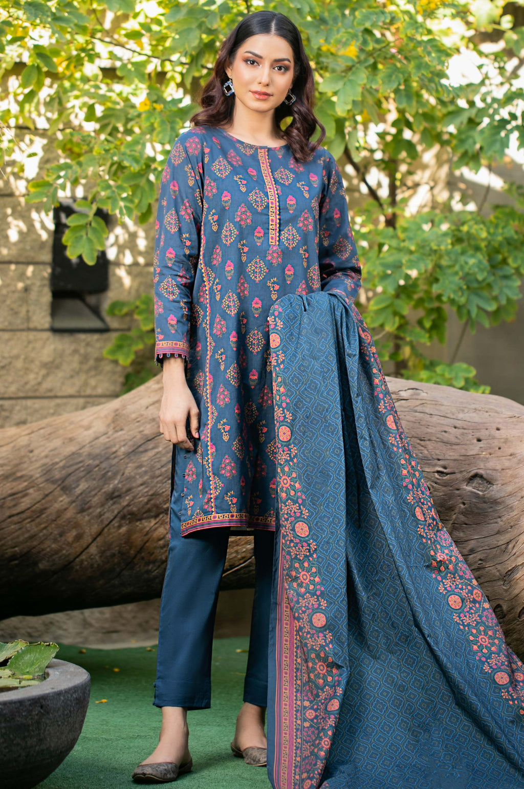 Unstitched 3 Piece Printed Cambric Suit