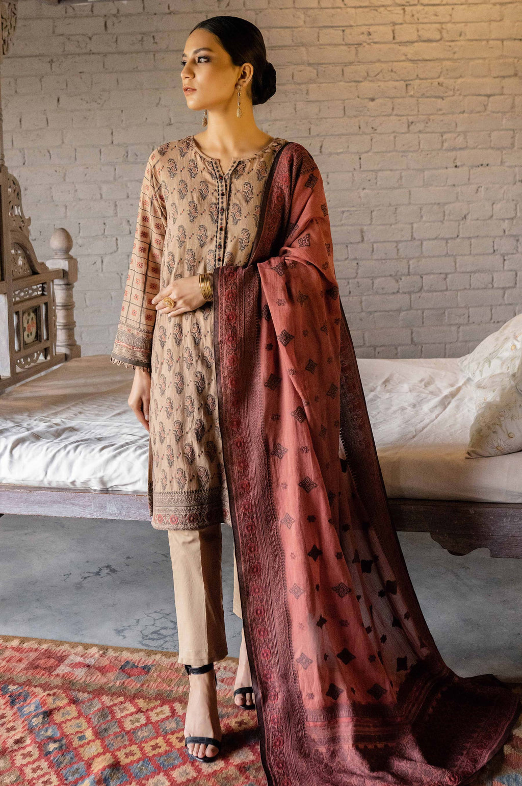 Unstitched 3 Piece Jacquard Suit with Jacquard Dupatta