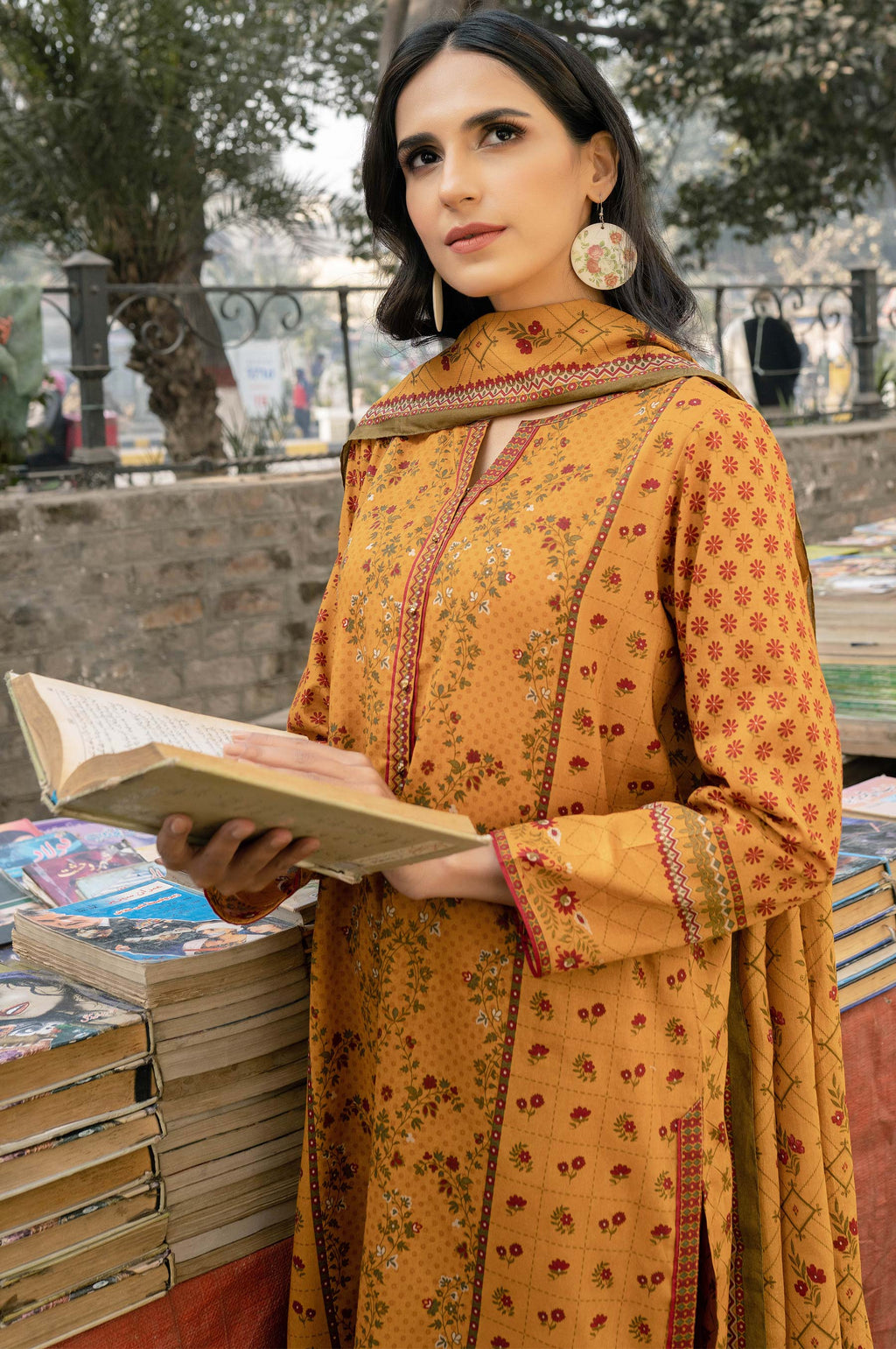 Unstitched 3 Piece Printed Lawn Suit with Printed Lawn Dupatta