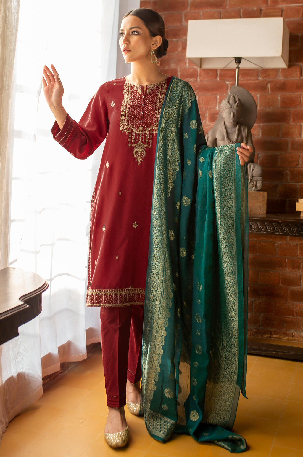 Unstitched 3 Piece Embroidered Self Jacquard Suit