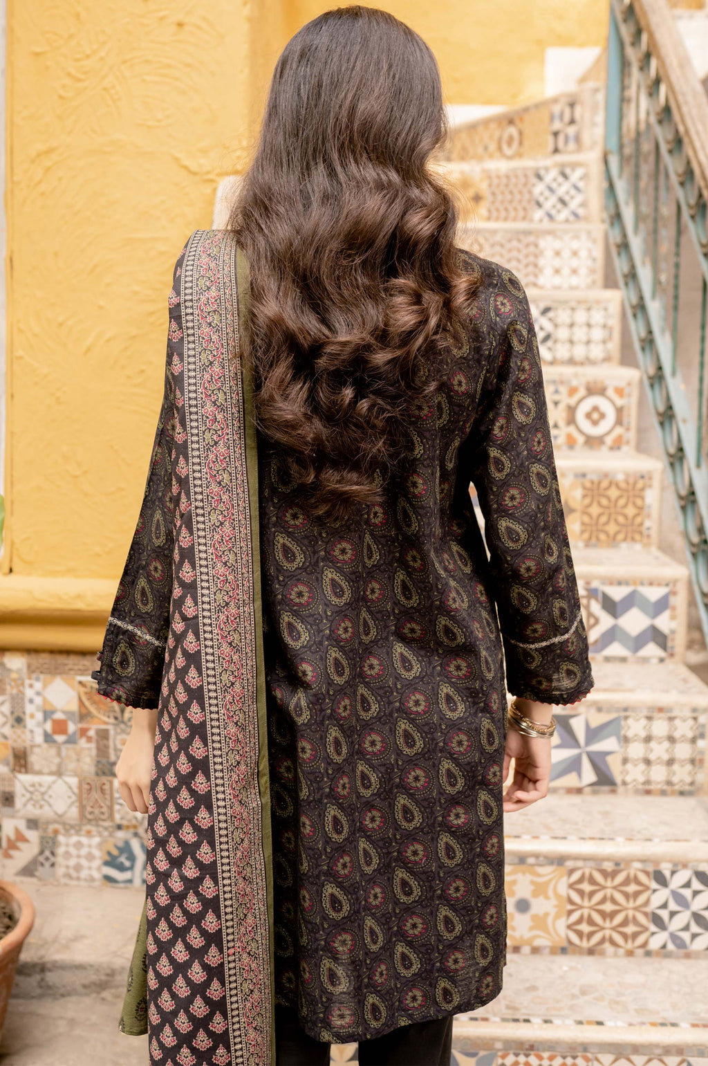 Stitched 3 Piece Printed Khaddar Suit
