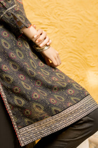 Stitched 3 Piece Printed Khaddar Suit