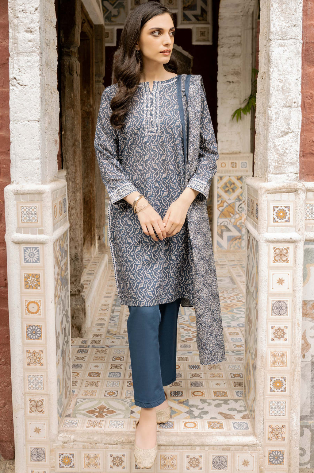 Stitched 3 Piece Printed Khaddar Suit