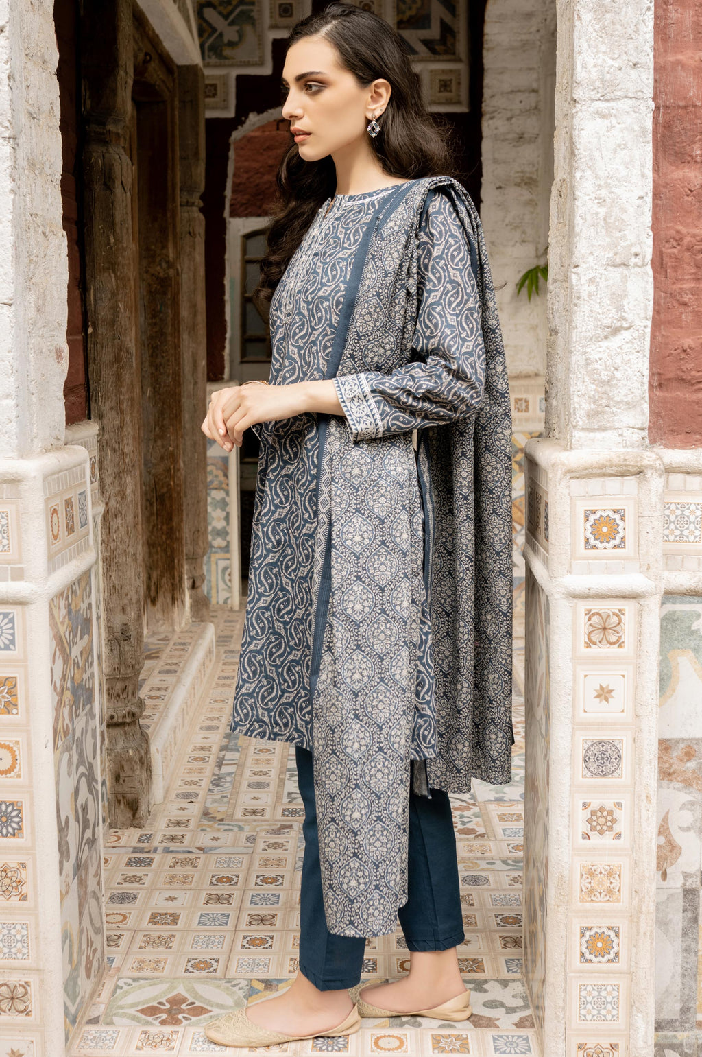 Stitched 3 Piece Printed Khaddar Suit