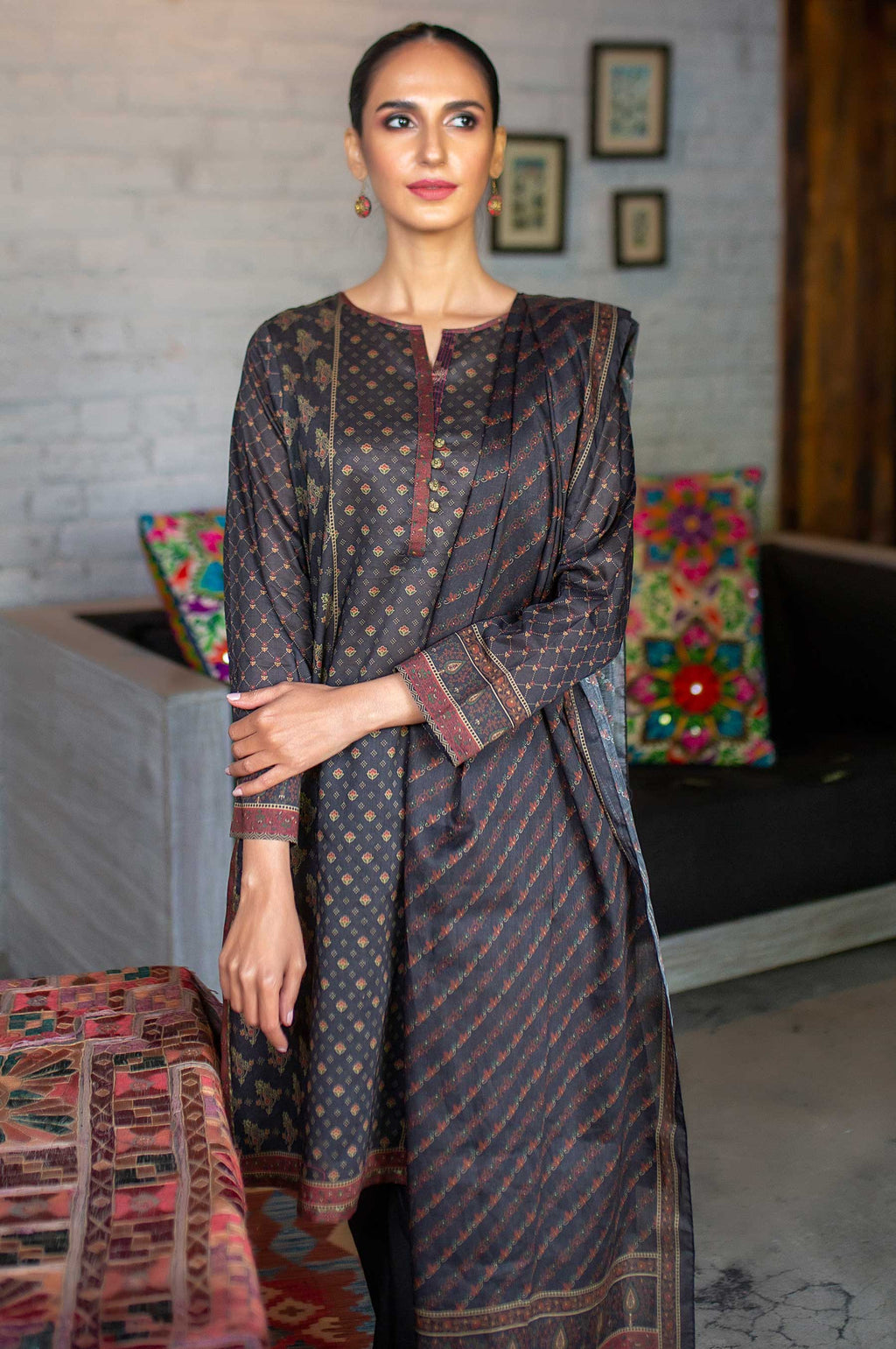 Stitched 3 Piece Printed Doria Lawn Suit with Voile Slub Dupatta