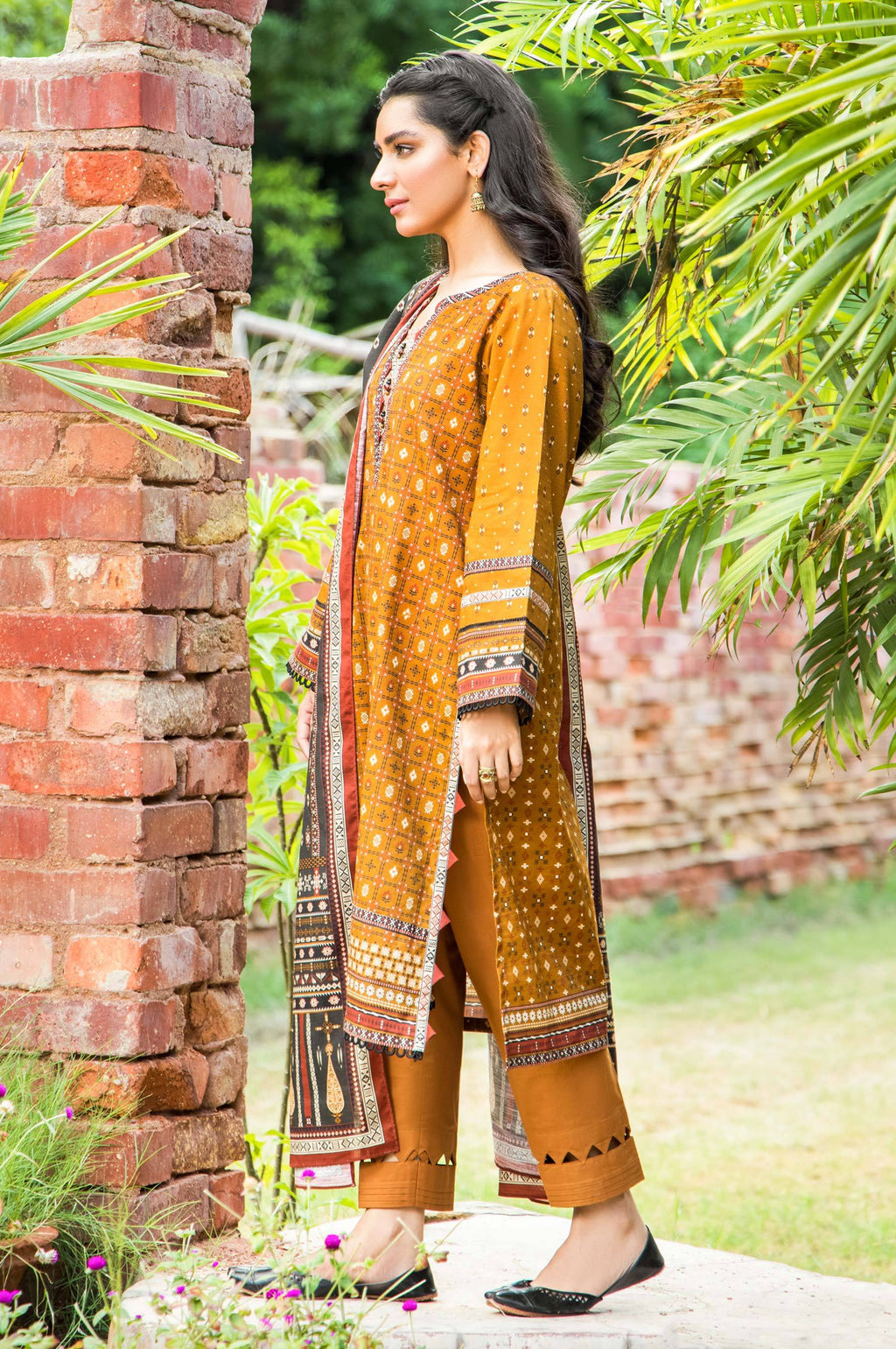 Stitched 3 Piece Printed Khaddar Suit