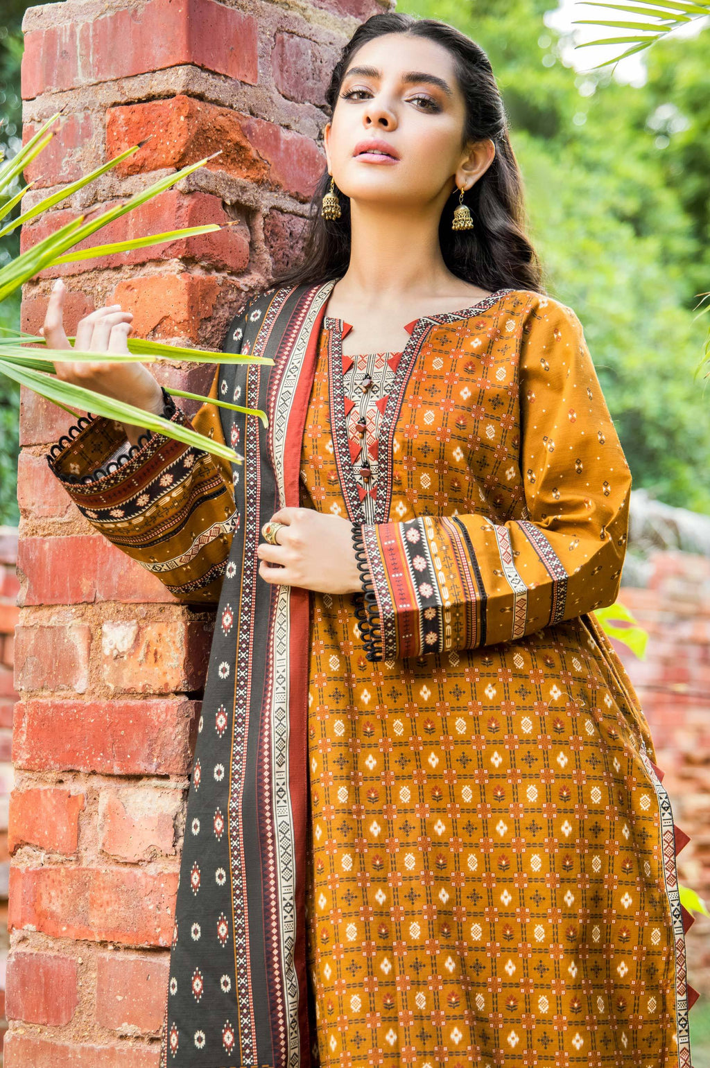 Stitched 3 Piece Printed Khaddar Suit