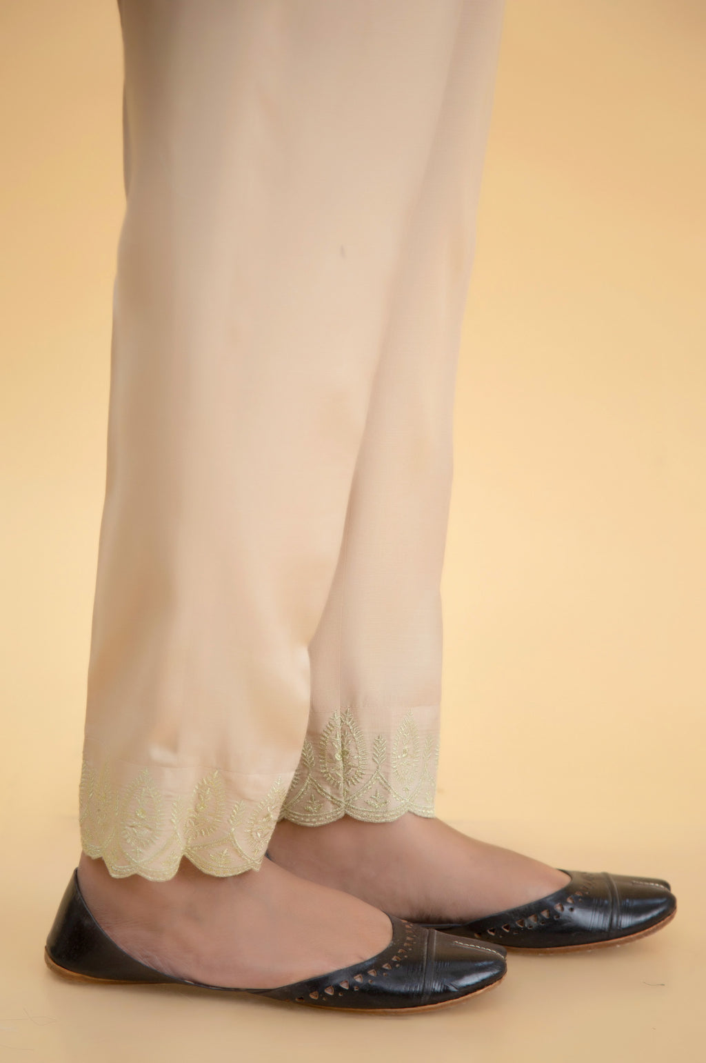 Emberoidered Rawsilk Cigarette Pants - Golden