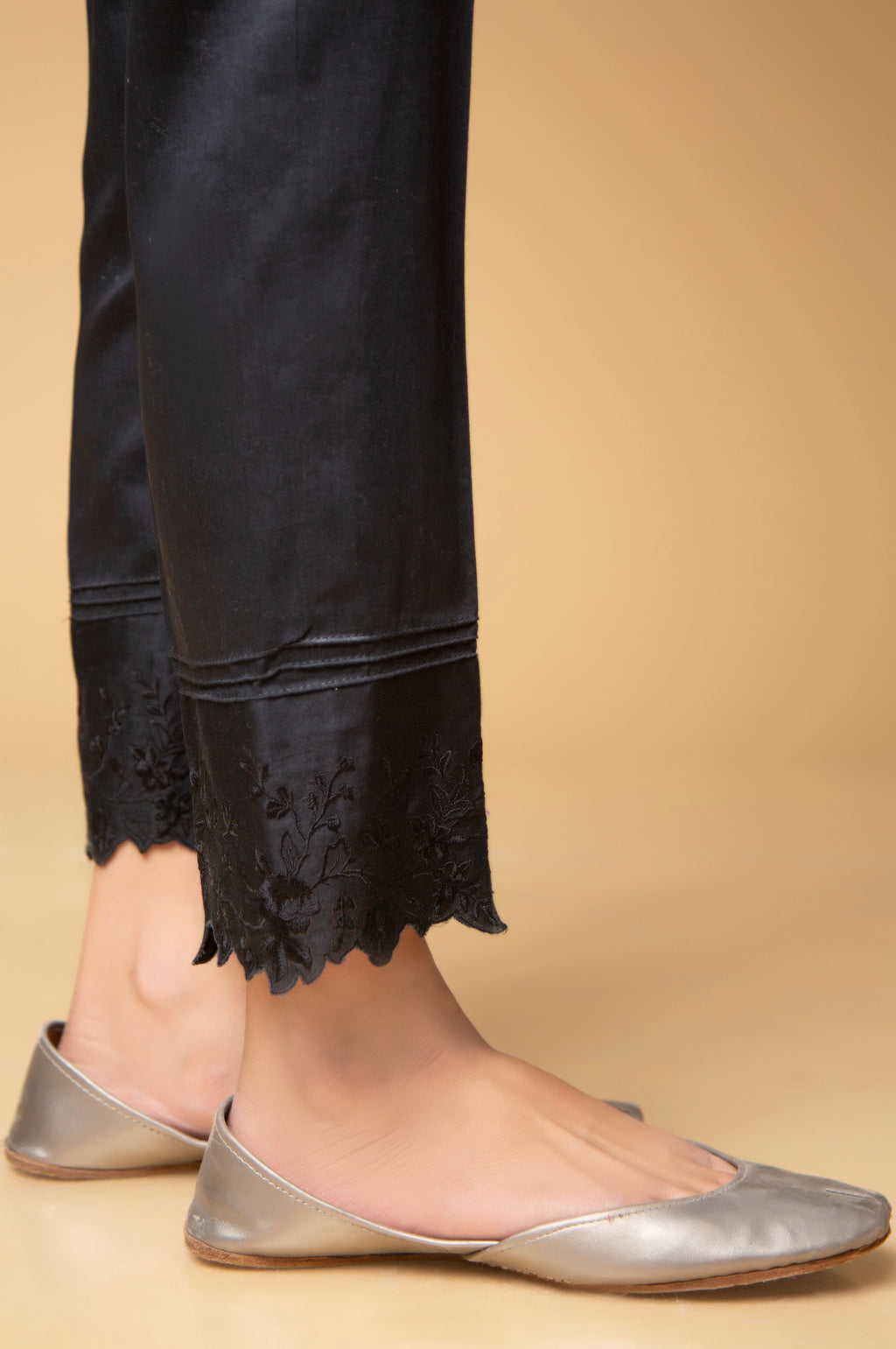 Embroidered Cotton Satin Pants - Black