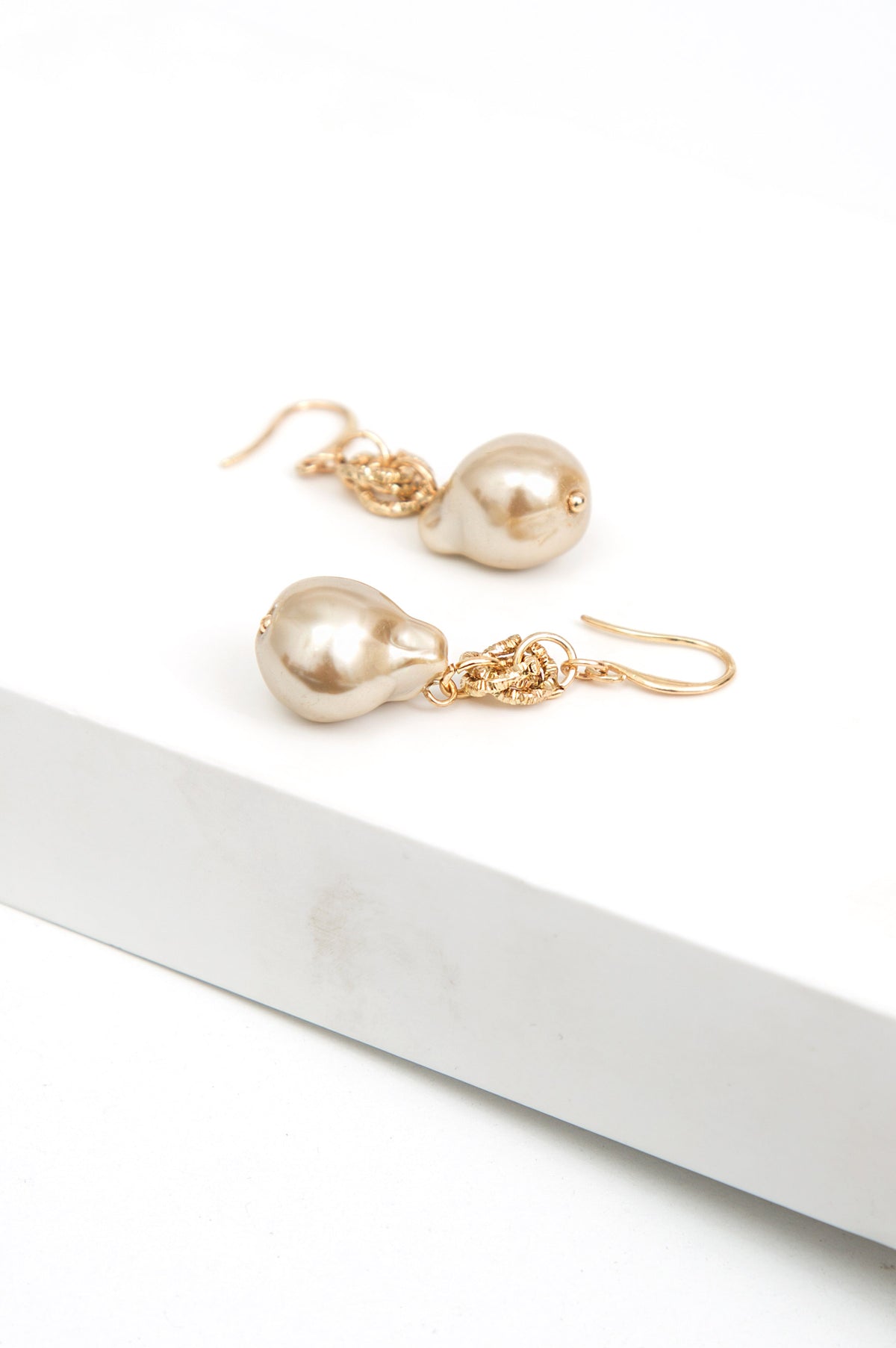 Pearl Rings Drop