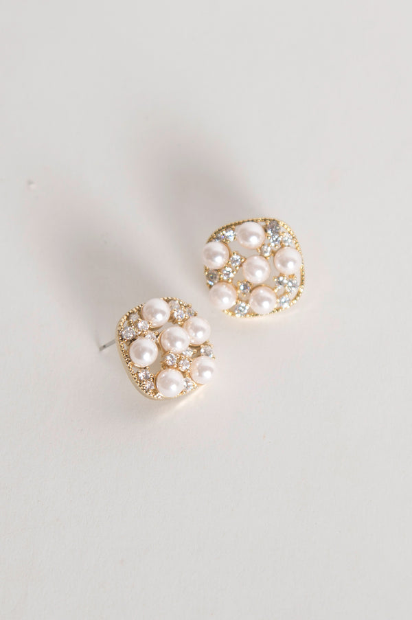 Multi-Pearl Stud Earring