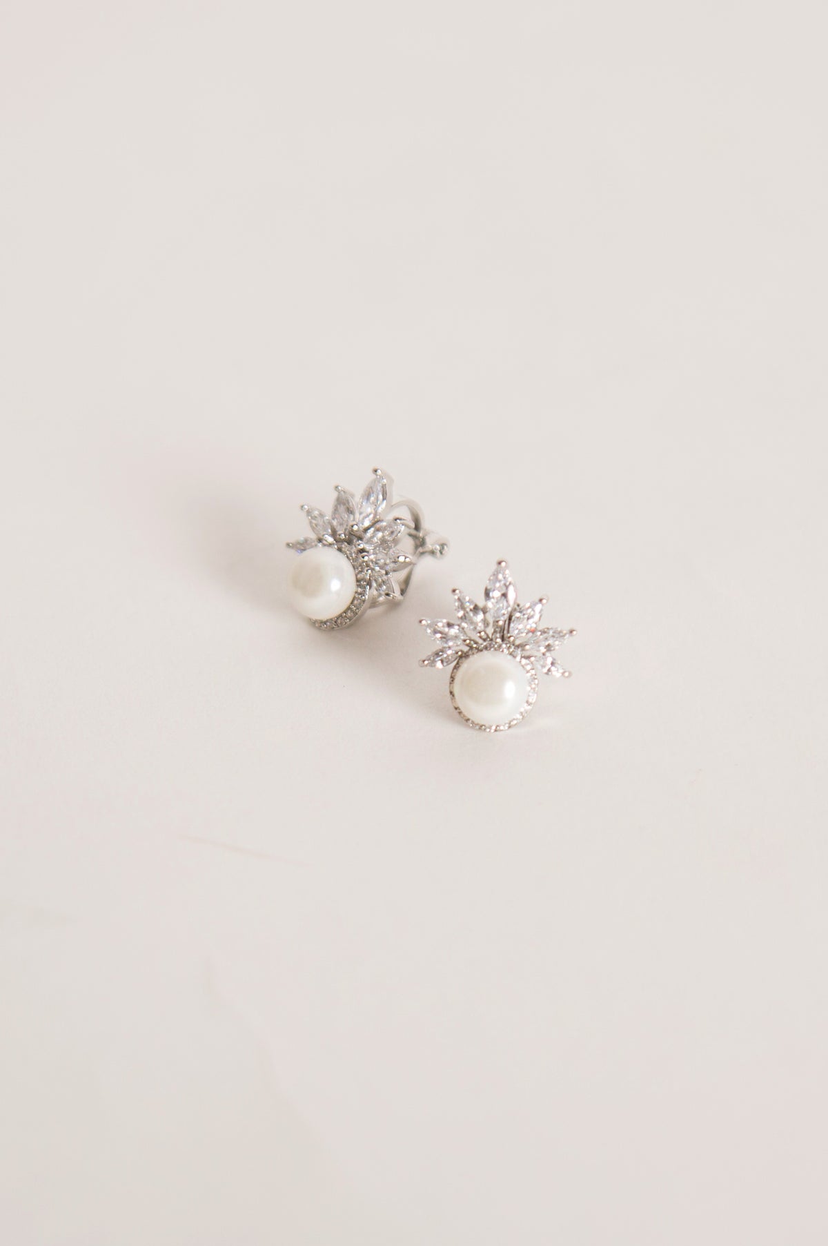 Classic Pearl Earring