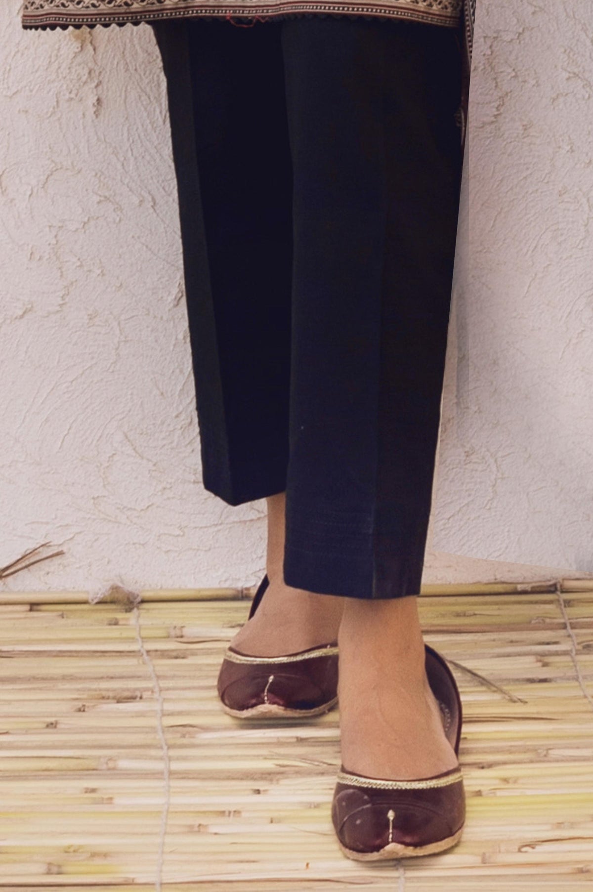 Basic Plain Cambric Cigarette Pants  - Black